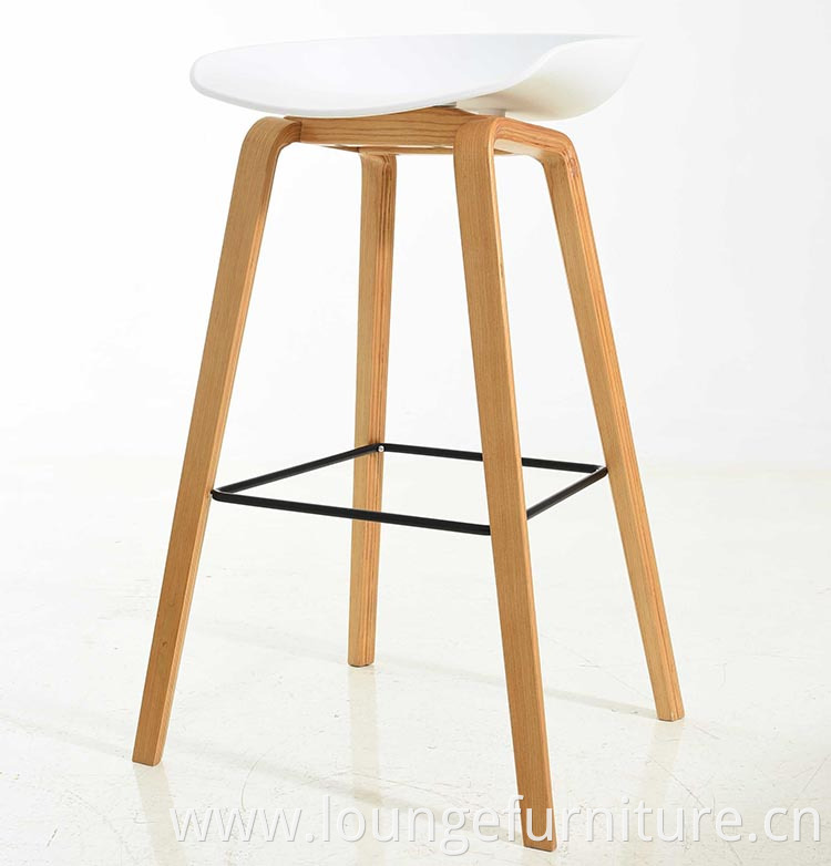 Modern design PP seat bar chair wooden leg high bar stool